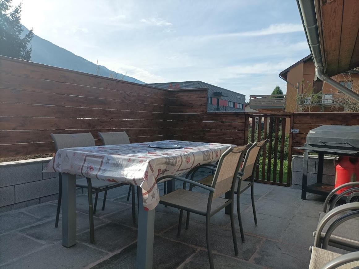 Joli Appart Terrasse Et Jardinet Albertville Eksteriør bilde