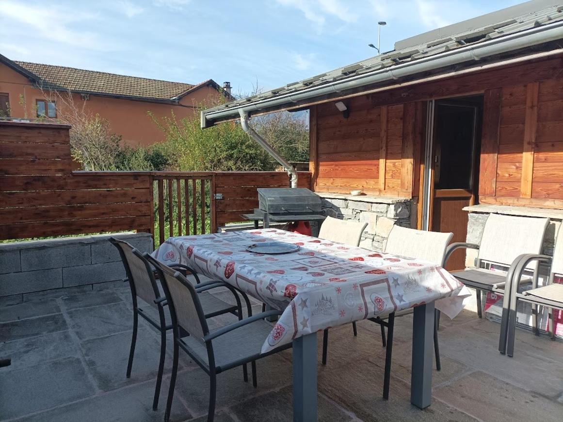 Joli Appart Terrasse Et Jardinet Albertville Eksteriør bilde